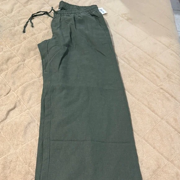 Old Navy Dark Green Casual Pants - Picture 4 of 4